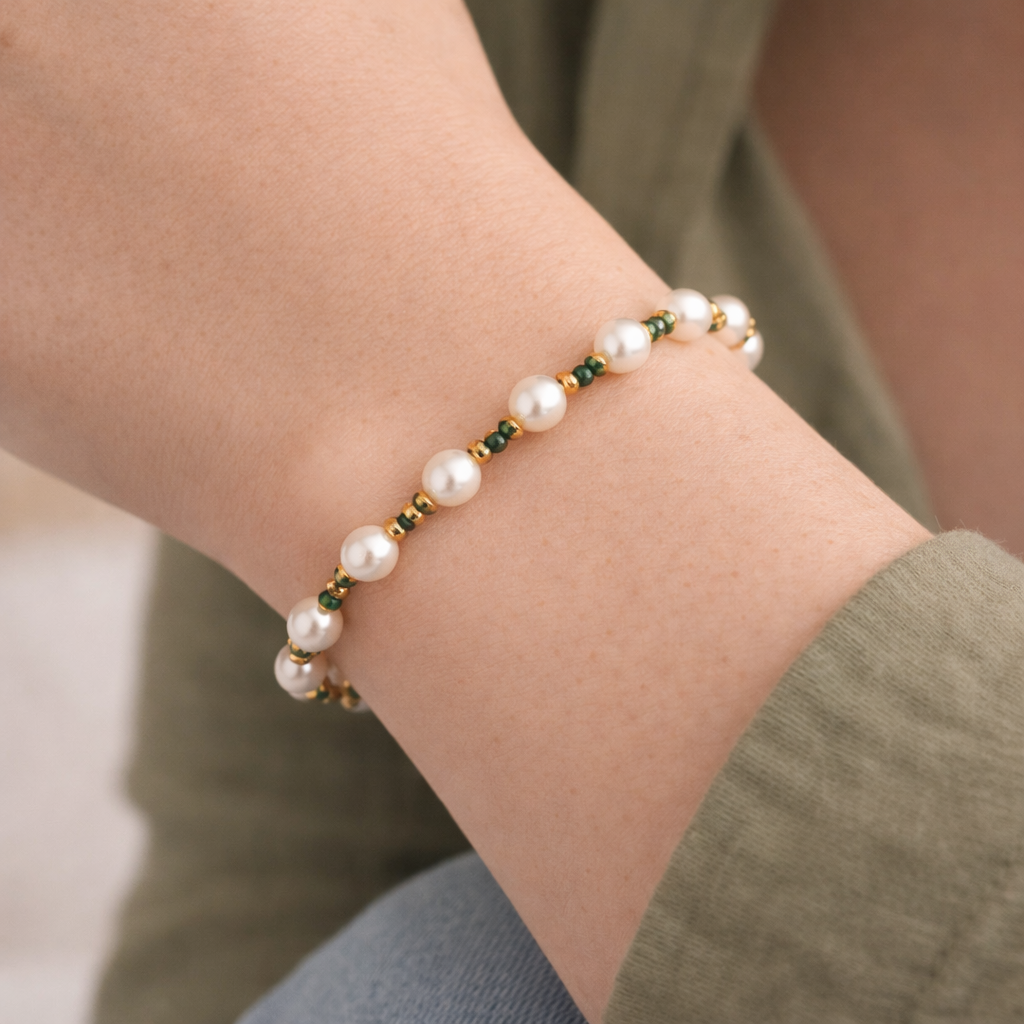 Emerald Whisper Pearl Bracelet