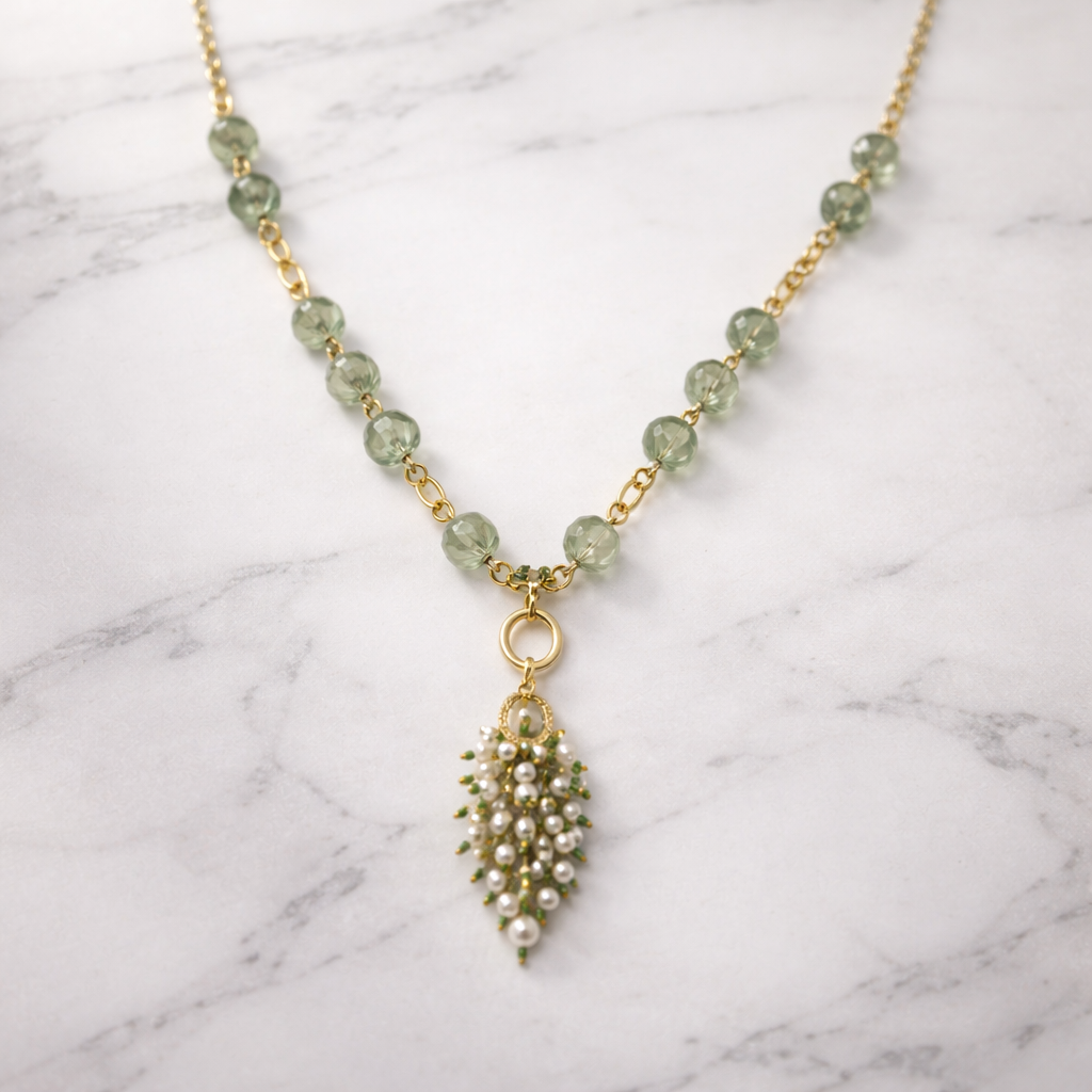 Strawberry Gemstone Necklace with Pearl Grape Gucha